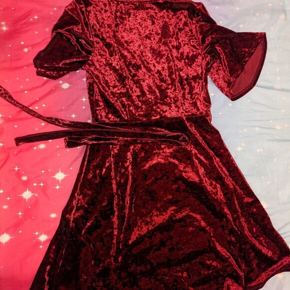 velvet dress - Picture 2 of 2